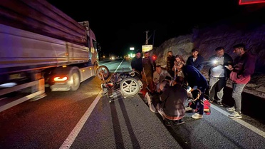 Kastamonu Tosya'da 3 tekerlekli motosiklet traktöre arkadan çarptı, sürücü yaralandı