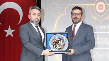 Kütahya Tavşanlı'da cami konferansı sonrası hafızlık belgeleri ve ödüller verildi