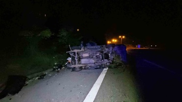 Sakarya'da tır, hasara bakan panelvan sürücüsüne çarparak ölümüne neden oldu
