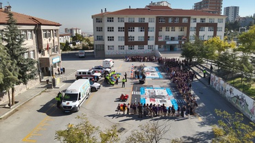 Ankara'da 450 öğrenciye jandarma mobil araçlarla trafik güvenliği eğitimi verdi
