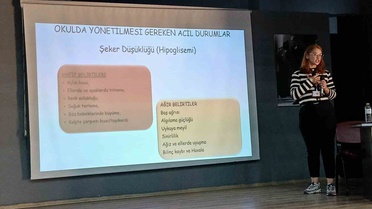 Düzce'de Kasım Aktaş Ortaokulu'nda öğrencilere diyabet farkındalık eğitimi verildi