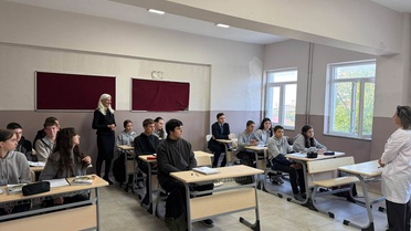 Edirne'de ziyaretler: Kaymakamlar köy ve okulda, kadın çiftçi görüşmesi