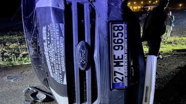 Gaziantep Nurdağı'nda otomobil işçi minibüsüyle çarpıştı, 1 kişi öldü, 7 yaralı