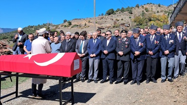Kıbrıs gazisi Selver Uslu, Kastamonu Araç'ta son yolculuğuna uğurlandı