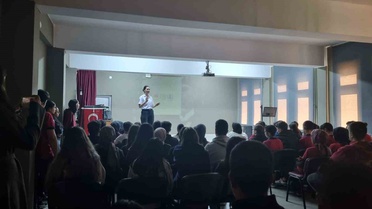 Manisa'da jandarma, lisede siber zorbalığa karşı farkındalık eğitimi düzenledi