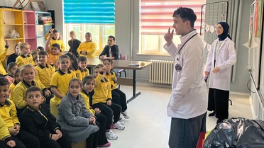 Sinop Türkeli'de öğrencilere kuduz eğitimi Toplum Sağlığı Merkezince verildi