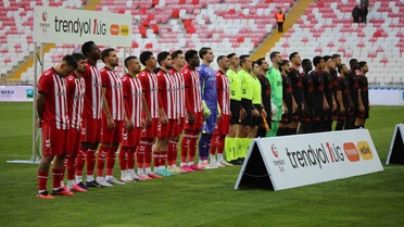 Sivasspor, Trendyol 1. Lig 9. haftasında Pendikspor'u 4-1 yendi; Manaj iki gol attı.