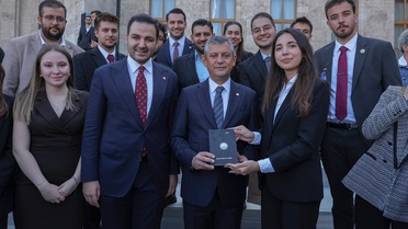 YENİ Partili Cem Aydın, KYK bursunun ancak 16 günlük yemeğe yetmesini yetersiz buldu