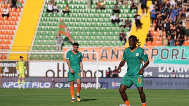 Süper Lig'in 7. haftasında Alanyaspor, Erzurumspor FK ile 0-0 berabere kaldı