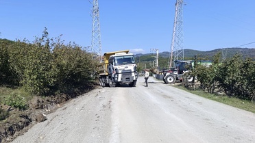 Düzce Kemerkasım'da yağmur suyu tahliyesi için beton V kanal çalışması tamamlandı