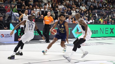 Fenerbahçe Tarfin, Çayırova Belediyespor'u 100-85 yenip ikinci galibiyetini aldı