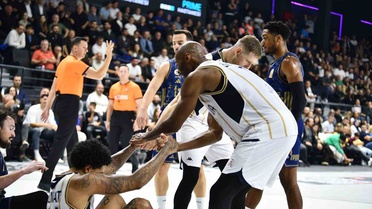 Fenerbahçe Tarfin, deplasmanda Glint Çayırova Belediyesi'ni 100-85 mağlup etti