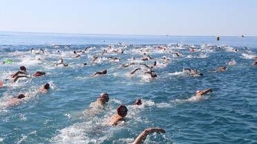 Ölüdeniz'de 7. Uluslararası Fethiye Spor Festivali'nde 1612 sporcu açık suda yüzdü