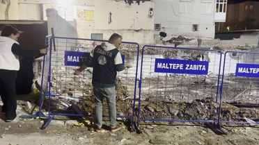 Maltepe'de 5 kişinin öldüğü binanın enkazı kaldırıldı, arsa çevresi kapatıldı