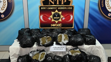 Siirt Baykan'da otomobilinde 51 kilo 800 gram esrar ele geçirilen sürücü tutuklandı