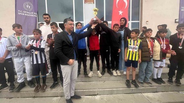 Tekman'da okullar arası yarışmaya 144 öğrenci katıldı, dereceler belli oldu