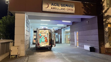 Adıyaman Altınşehir'de işçi, iddiaya göre düşünce vücuduna demir saplanıp yaralandı
