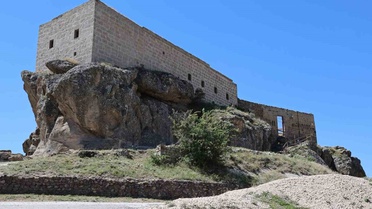 Aksaray Güzelyurt'taki Yüksek Kilise binlerce yerli ve yabancı turisti ağırlıyor