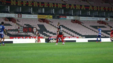 Eskişehirspor'un Etimesgutspor maçında tribünler taraftar cezası nedeniyle boş kaldı