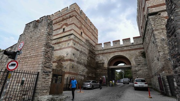Belgradkapı çevresindeki kitabe surların yaklaşık 60 günde onarıldığını gösteriyor