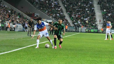 Sakaryaspor, TFF 2. Lig Kırmızı Grup'ta evinde İskenderunspor ile 2-2 berabere kaldı