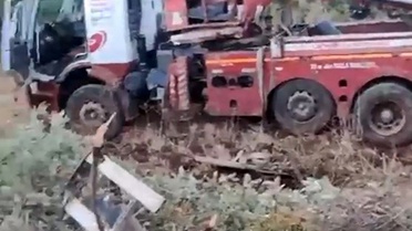 Batman Gercüş'te seyir halindeki vinç şarampole yuvarlandı, sürücü yaralandı