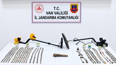 Van Çaldıran'da tarihi eser operasyonunda 529 Roma sikkesi ele geçirildi