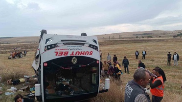 Afyonkarahisar Şuhut'ta işçi midibüsü devrildi, 1 kişi öldü, 27 yaralı