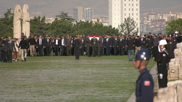Ankara’nın başkent oluşunun 103’üncü yılı kutlanıyor... Vali Canbolat ve beraberindeki heyet Anıtkabir’i ziyaret etti