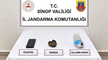 Sinop Boyabat ve Durağan'da jandarma 4 şüpheli yakaladı, 33 gram bonzai ele geçirildi