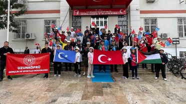 Uzunköprü'de Gazze ve Doğu Türkistan için bisiklet turu Adalet Meydanı'nda sona erdi