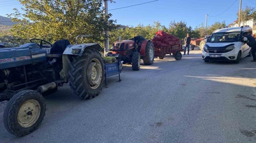 Bilecik Gölpazarı'nda ceviz üreticileri traktörlerle sıraya girdi, kilosu 40 TL