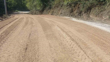 Düzce Yığılca'da Yılgın Köyü yolu sıcak asfalt için altyapı çalışmalarıyla hazırlandı