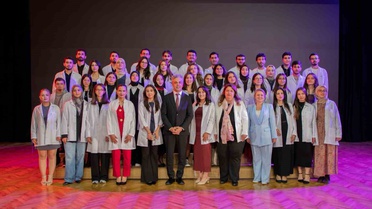 EBYÜ Diş Hekimliği Fakültesinde öğrencilere beyaz önlük giydirildi