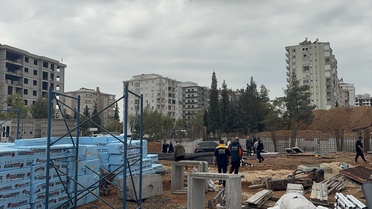 Kahramanmaraş'ta inşaat alanından yayılan kötü kokudan etkilenen 20 öğrenci hastaneye kaldırıldı