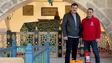 Kütahya ve Afyonkarahisar'da cami ve kurslara 60 ilkyardım çantası, 52 yangın tüpü verildi