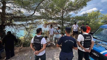 Muğla Marmaris'te kara üzerinde tespit edilen 18 Afganistan uyruklu göçmen yakalandı