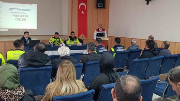 Samsun Ladik'te servis şoförlerine güvenli öğrenci taşıma kuralları anlatıldı