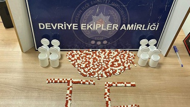 Edirne Keşan'da polis, araçta 413 sentetik hap buldu, 4 şüpheli gözaltına alındı