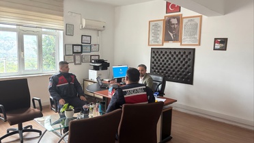 Eskişehir'de jandarma 80 okul ve çevresinde öğrenci güvenliği için denetim yaptı