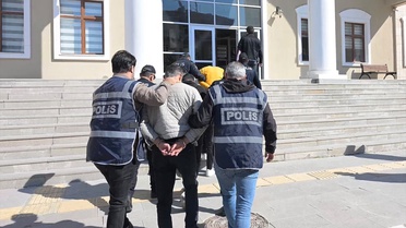 Kırşehir'de 341 bin liralık kredi kartı dolandırıcılığında 3 şüpheli tutuklandı