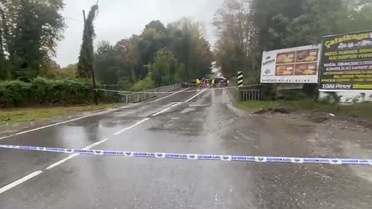Sapanca'da Yanık Deresi köprüsündeki çökme Sapanca-İzmit kara yolunu kapattı
