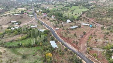 Bingöl'de Yukarı Çavuşlar köy yolu asfaltlandı, Vali Çelik yeni plent müjdesi verdi