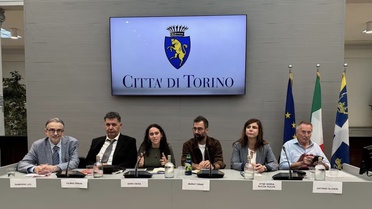 Diyarbakır Eş Başkanı Bucak, Torino'da barış konferansı basın açıklamasına katıldı