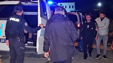 Edirne'de çalıntı araçta yurt dışına çıkma hazırlığındaki 7 kaçak göçmen yakalandı