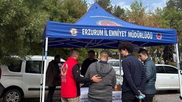 Polis Erzurum'da 5 bin üniversite öğrencisine radikal yapılara karşı uyarıda bulundu