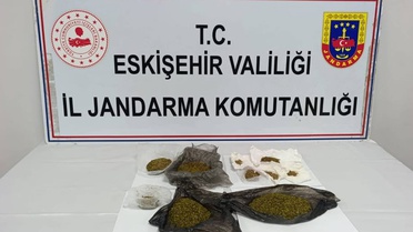 Eskişehir'de jandarma araçta 174 gram bonzai ele geçirdi, 1 şüpheli tutuklandı