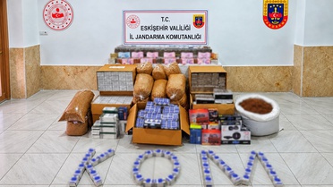Eskişehir Sivrihisar'da jandarma kaçak sigara operasyonunda 1 milyon 10 bin TL ele geçirdi
