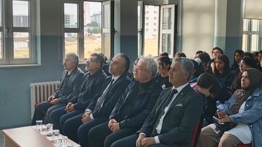 Yazarlar Birliği İstanbul Şube Başkanı Bıyıklı, Malatya'da öğrencilerle buluştu