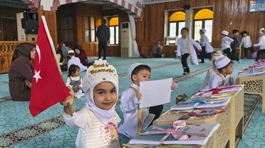 Mersin Anamur'da 4-6 yaş Kur'an kursu öğrencileri Bed-i Besmele merasimine katıldı